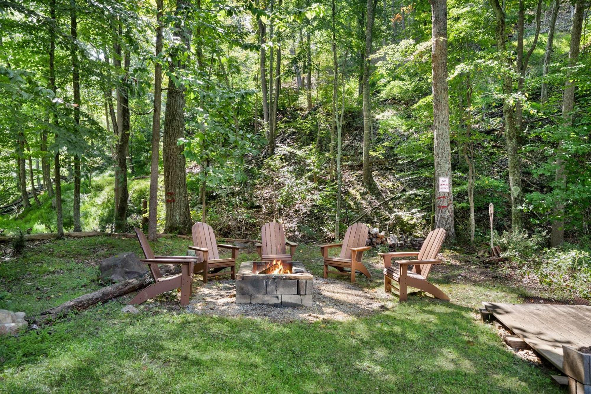 River Access W Hot Tub, Grill, Wifi, & Fire Pit! Lost City Exterior foto