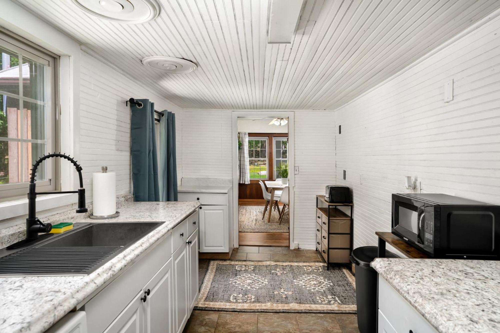 River Access W Hot Tub, Grill, Wifi, & Fire Pit! Lost City Exterior foto
